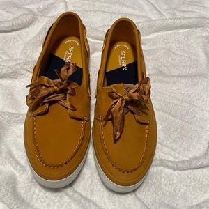 New in box Sperry mustard loafers